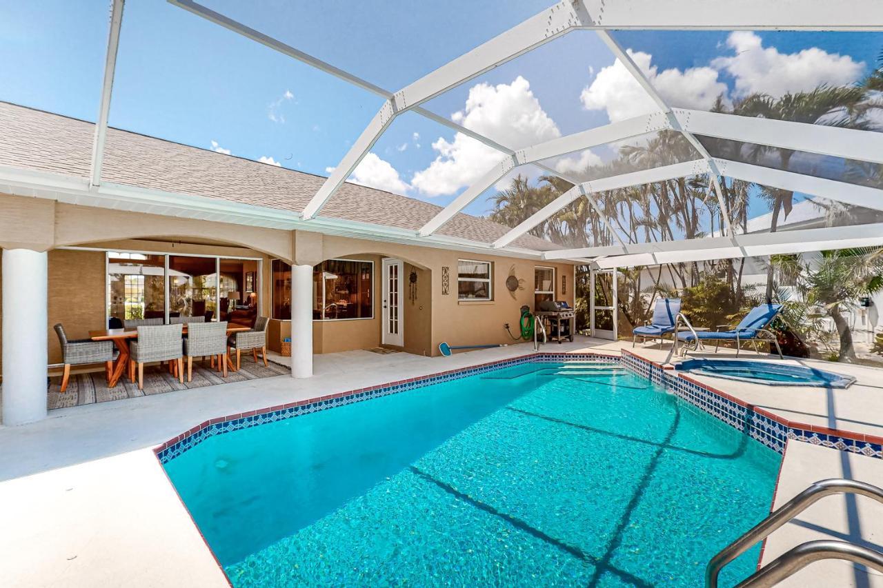Life At The Canal Cabo Coral Exterior foto